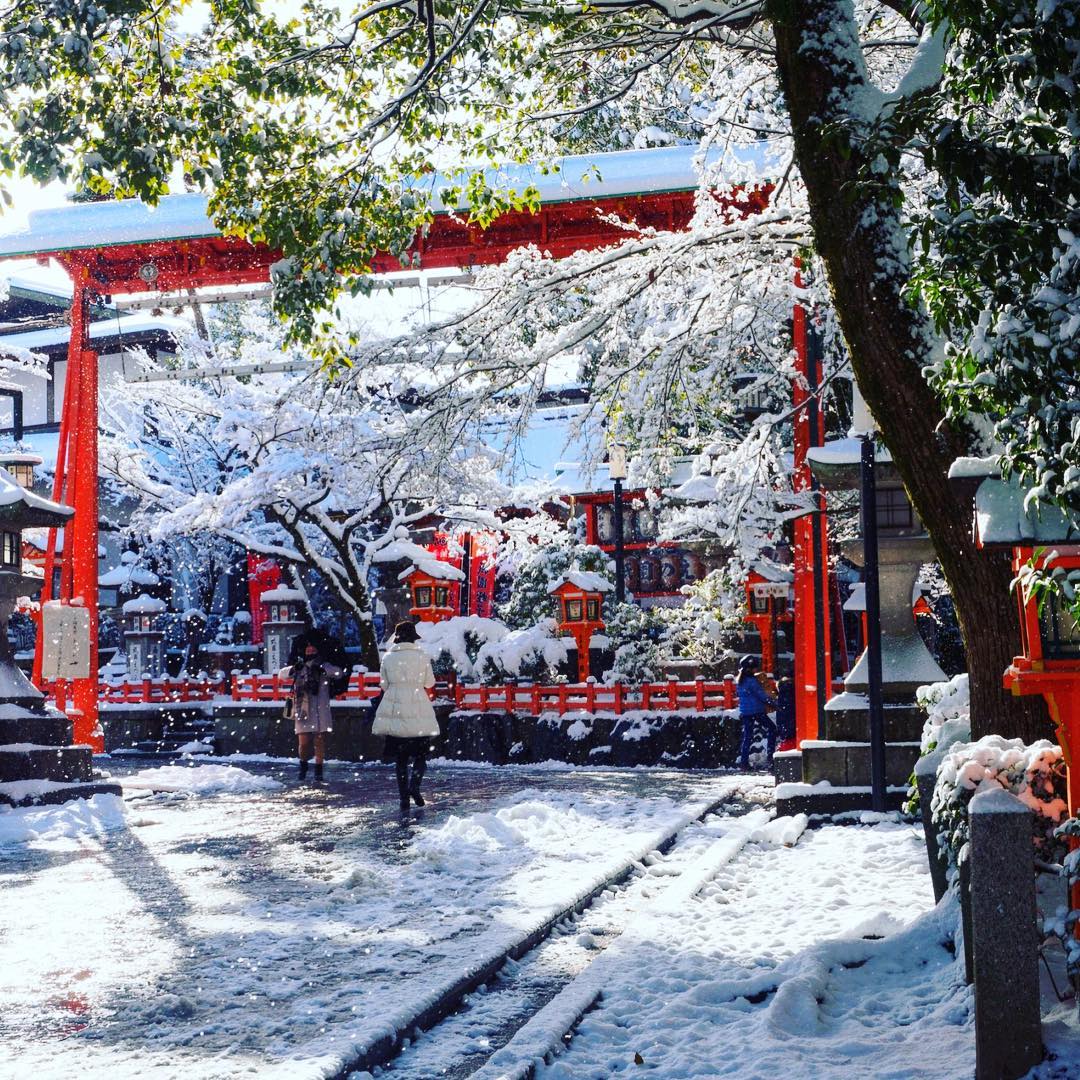 heavy snow kyoto winter japan