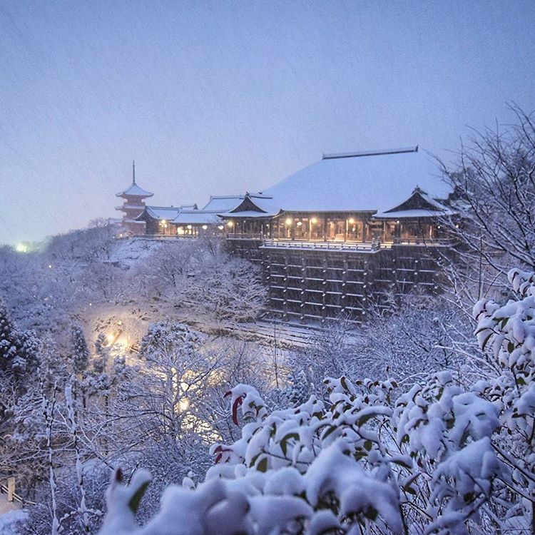 heavy snow kyoto winter japan