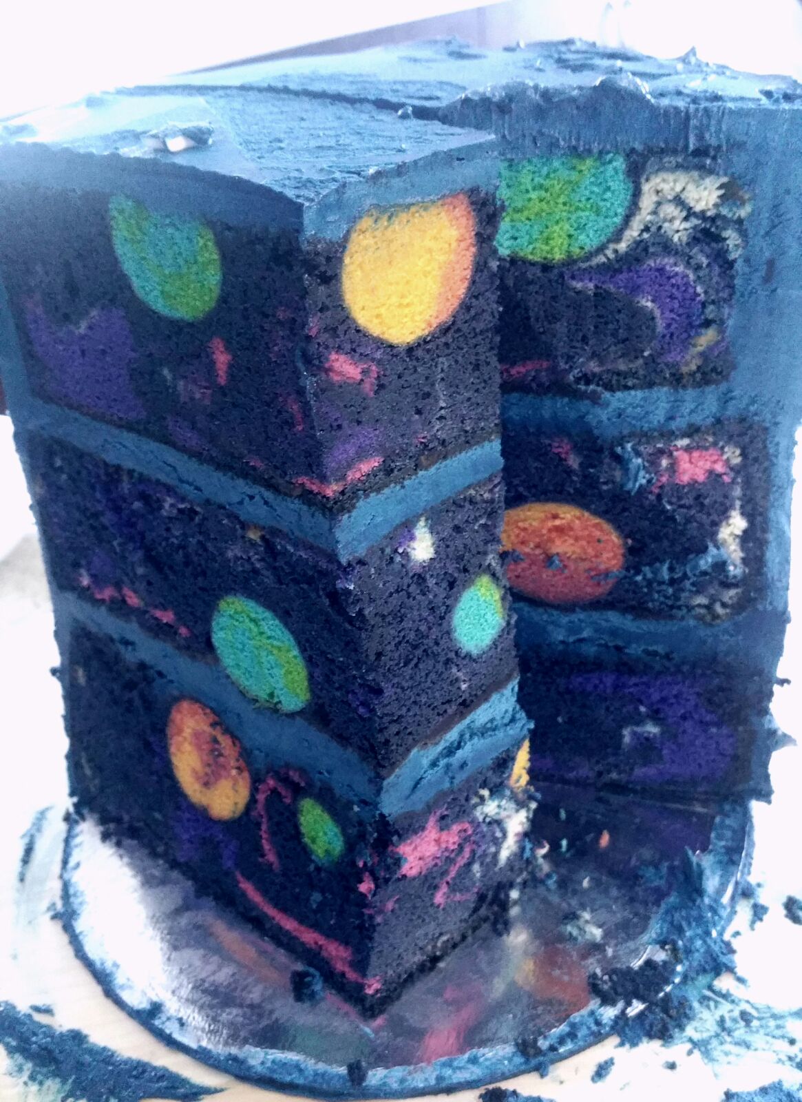 Space Birthday Cake Reveals an Out-of-This-World Surprise When Sliced