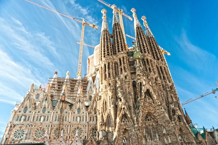 gaudi architecture sagrada familia barcelona