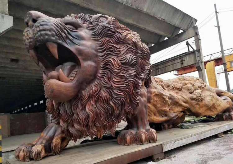 Giant Carved Lion is World's Largest Sculpture Made from Redwood