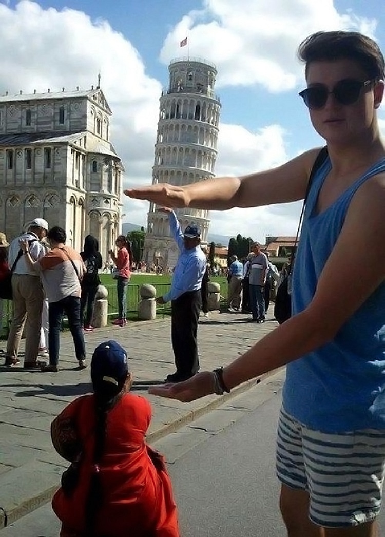 Leaning Tower of Pisa Tourist Pictures