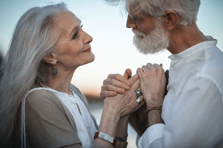 Pictures of Elderly Couples in Love