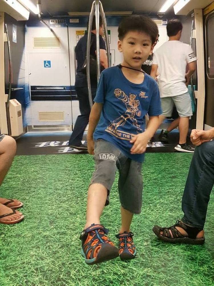 Clever Advertising Ideas in the Taipei City MRT Trains