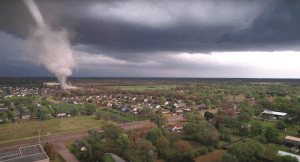 Meteorologist S Incredible Drone Footage Of Devastating Kansas Tornado