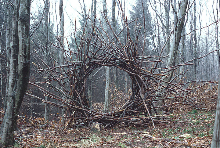 Site Specific Land Art By Andy Goldsworthy Are Ephemeral Earthworks