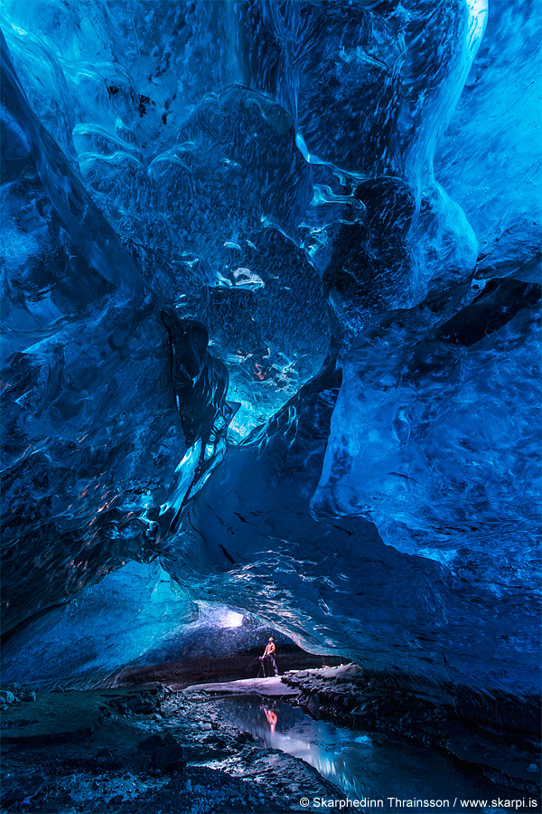 Stunning Photos Of Incredibly Blue Glacier Caves In Iceland 