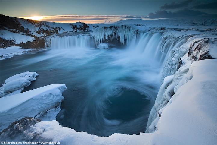 12 Stunning Shots Of Godafoss Waterfall Of The Gods 9898