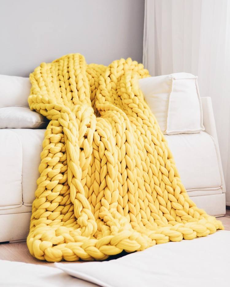 laura birek giganto-blanket DIY chunky knit blanket oversized knit
