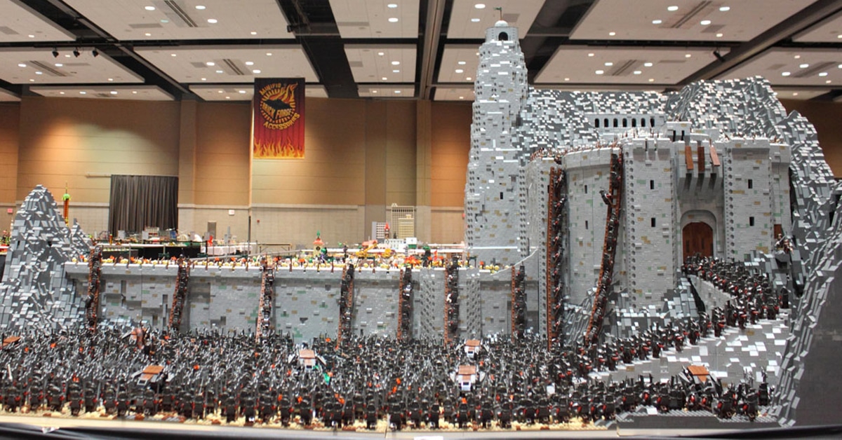 Amazing LEGO Recreation Of Lord Of The Rings Helm s Deep Battle