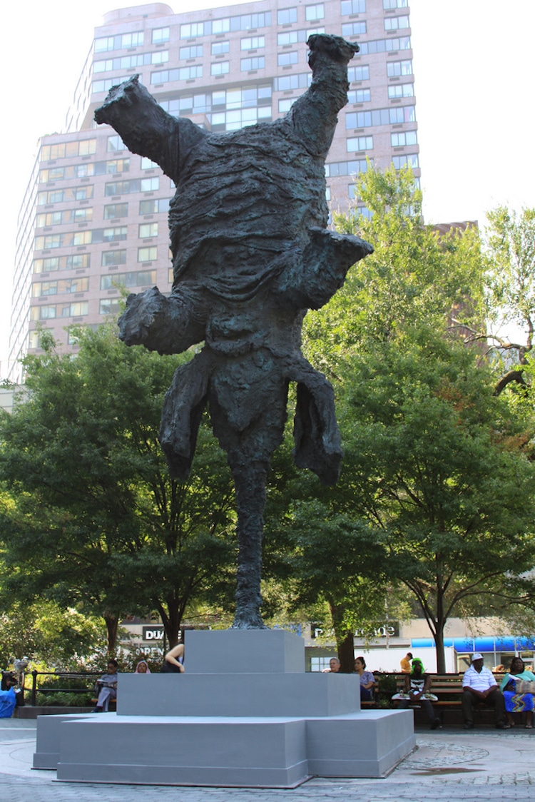 Amazing Gravity-Defying Elephant in Union Square