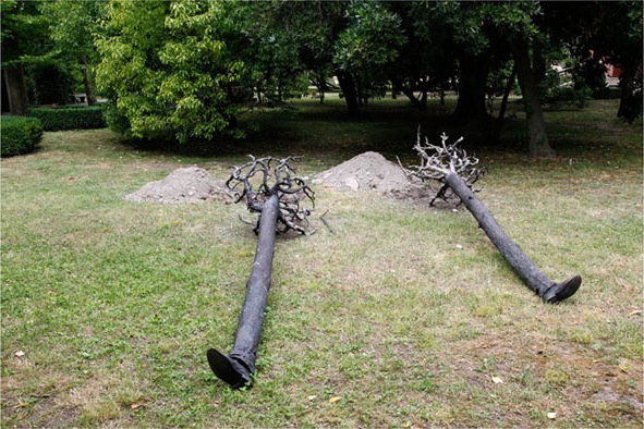 yoan capote uprooted tree sculpture