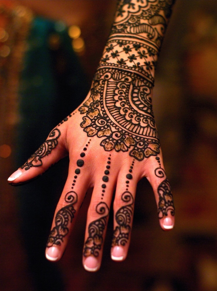 Some Types of Mehndi Designs Used to Try Ourselves on Functions : 7 Steps -  Instructables