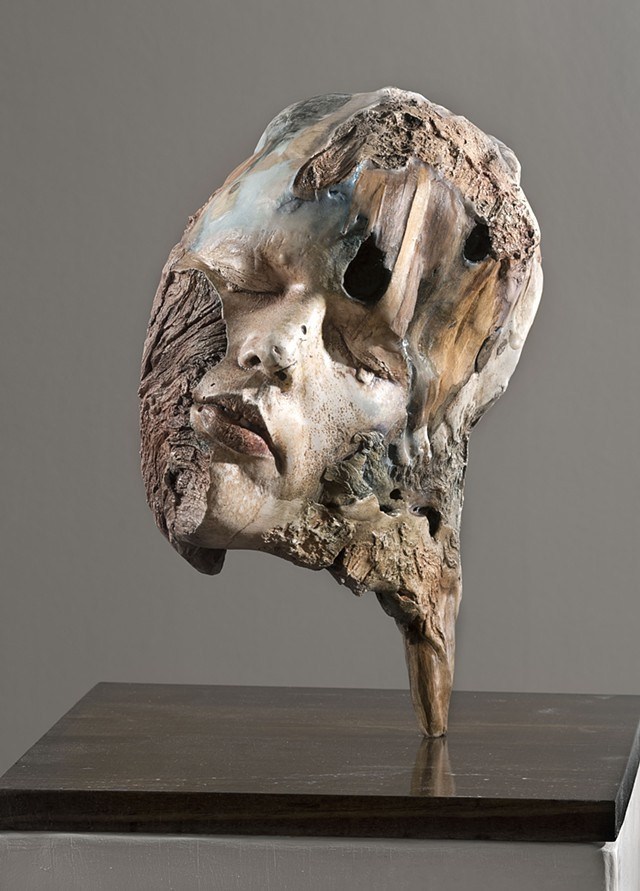 Read more: Artist Repurposes Found Driftwood Into Surreal Self-Portrait Sculptures