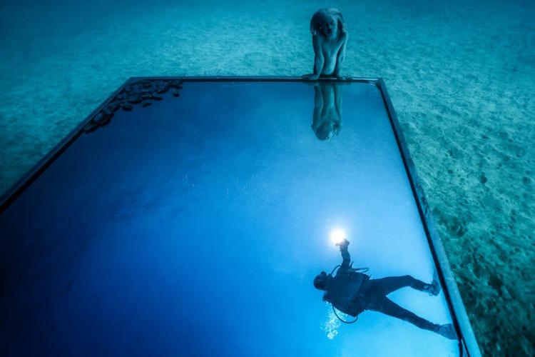 underwater sculpture jason decaires taylor museo atlantico lanzarote canary islands