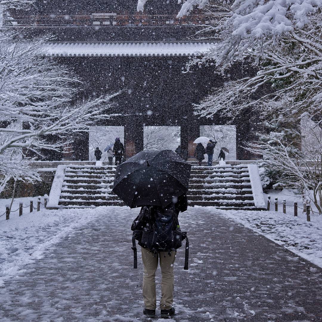 heavy snow kyoto winter japan