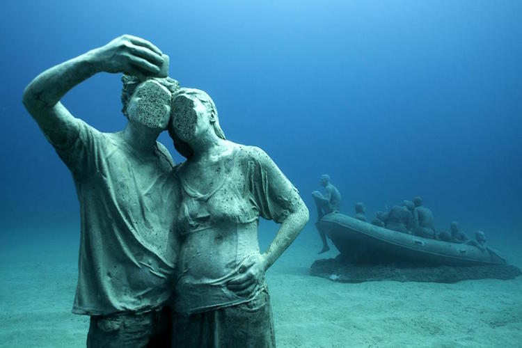 underwater sculpture jason decaires taylor museo atlantico lanzarote canary islands