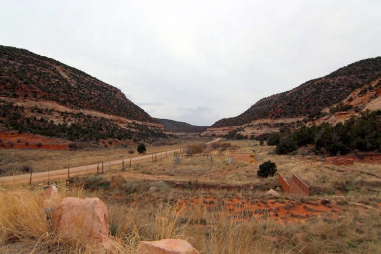 Cliff Haven Remote Utah House Built into Red Rocks