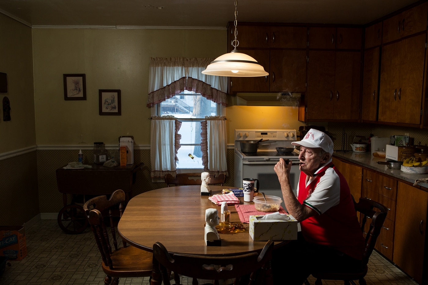 Fascinating Photos Document the Ritual of Weeknight Dinners
