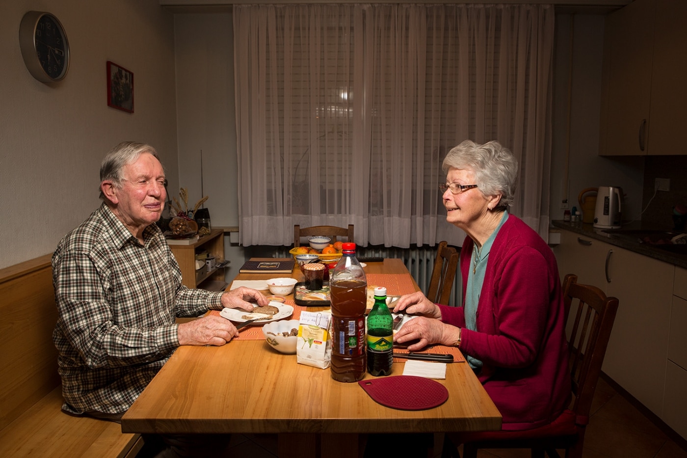 Fascinating Photos Document the Ritual of Weeknight Dinners