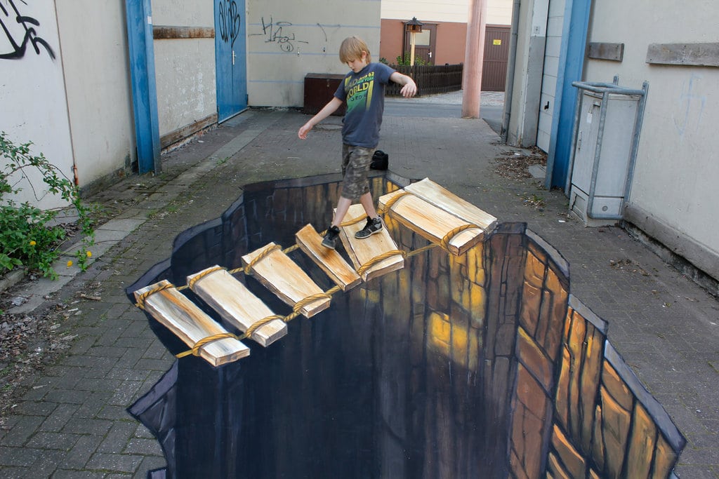 3d sidewalk art optical illusion