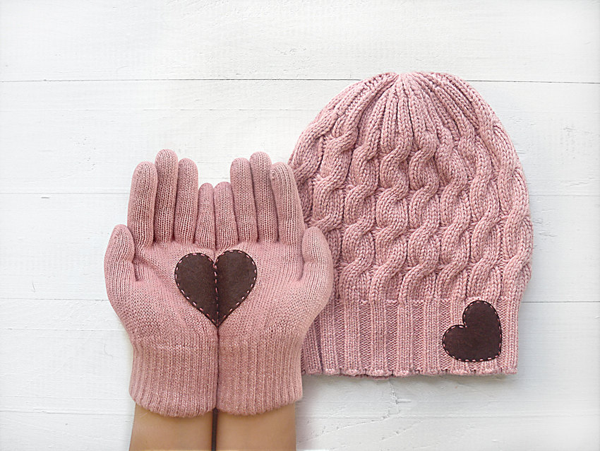 Cute Gloves Reveal Unexpected Images When Placed Together