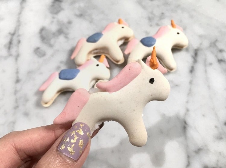 unicorn macaron