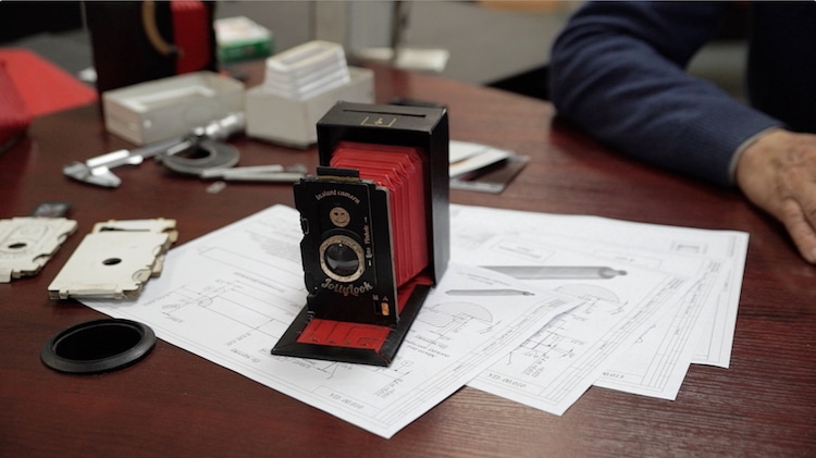 Vintage-Inspired Jollylook is World's First Fold-Out Camera Made of Cardboard