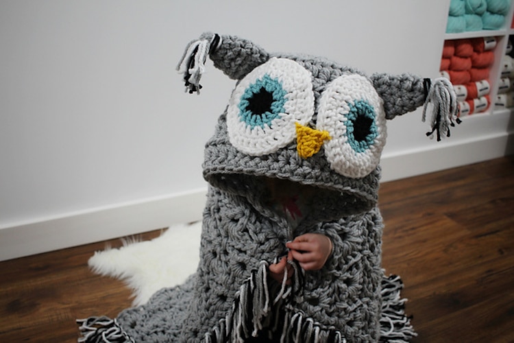 Charming DIY Owl Blanket is Cozy Way to Be a Bird