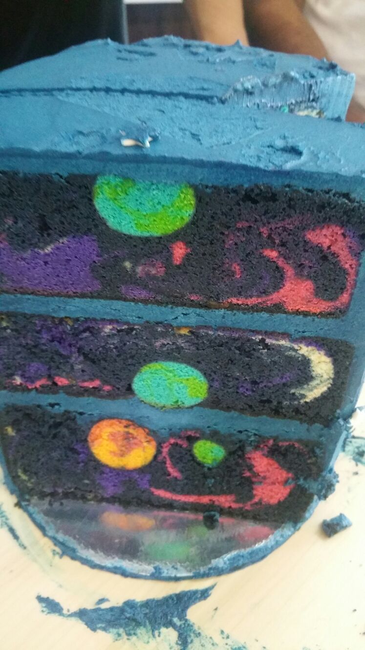 Space Birthday Cake Reveals an Out-of-This-World Surprise When Sliced