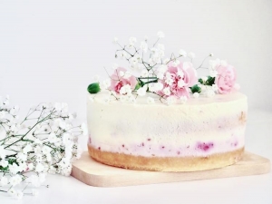 Buttercream Flower Cakes Are a Delicious Way to Welcome Spring