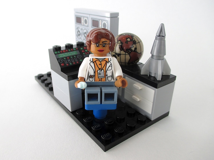 lego women of nasa minifigs