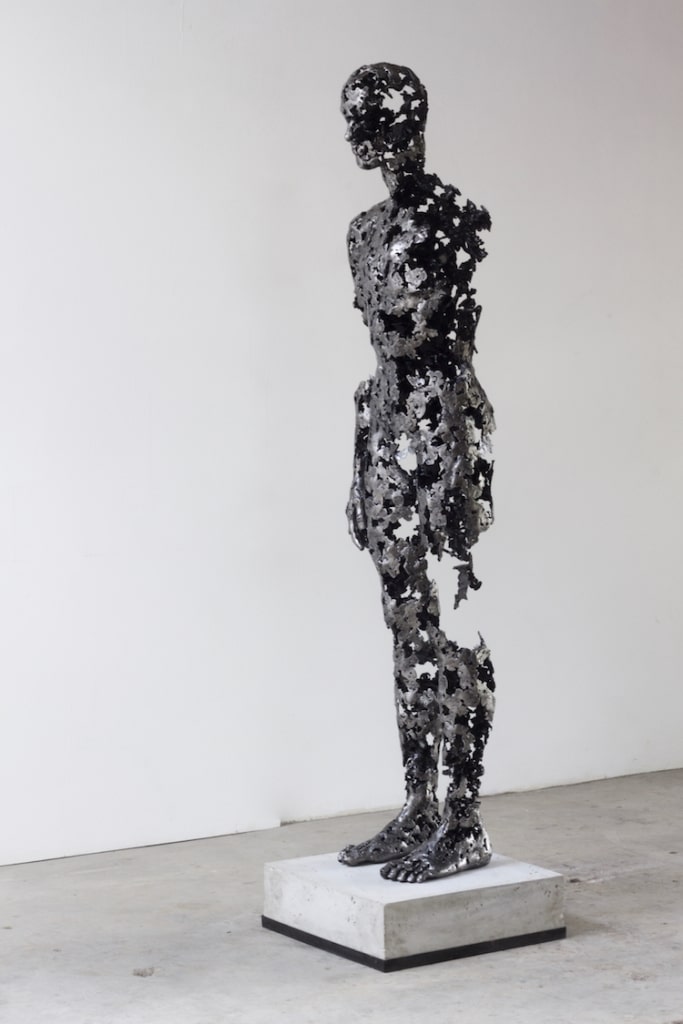 Deconstructed Sculptures Explore The Fragility of the Human Body