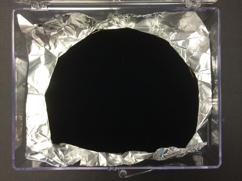 le Vantablack est la peinture noire la plus noire 