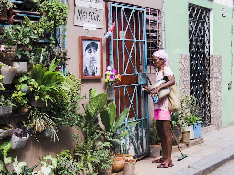 cuban women in havana