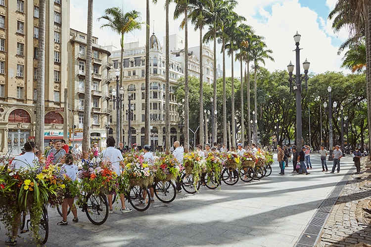 azuma makoto flower messenger flower bicycles sao paulo performance art