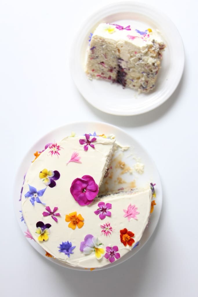 Edible Flower Cakes Let You Enjoy Beautiful Blooms in Sight and Taste