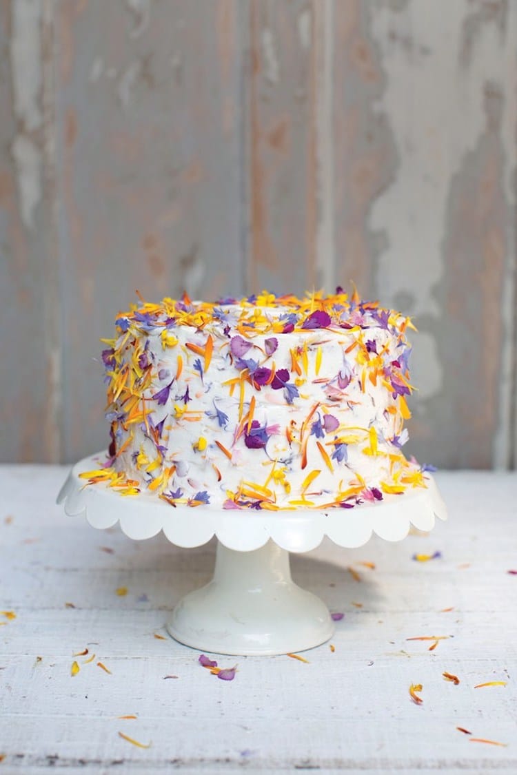 How to Make Edible Flower Cakes