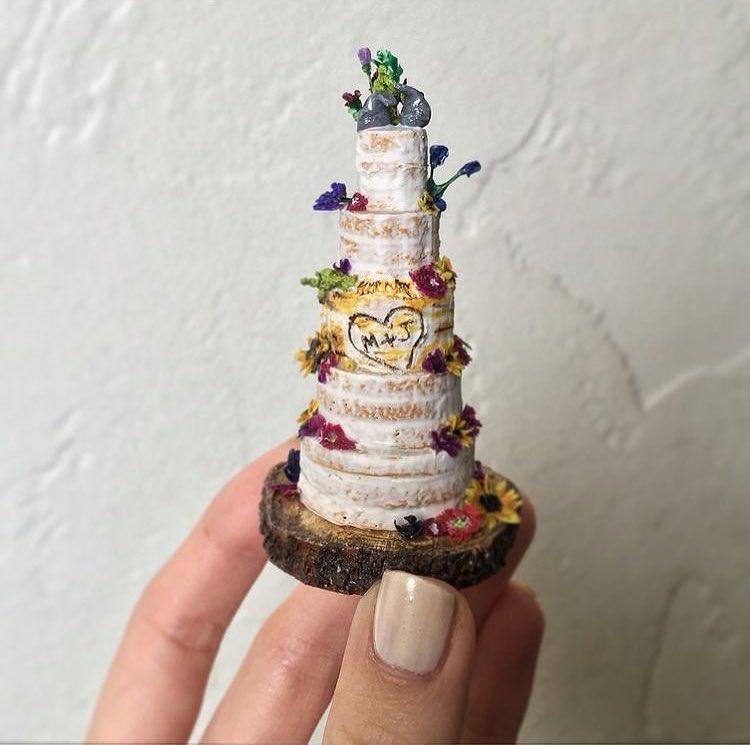 miniature art cakes 