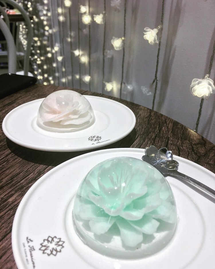 Jelly cake enthusiast creates incredibly lifelike flower decorations and  spreads the word in Hong Kong about the craft, popular in her native  Malaysia and Singapore | South China Morning Post