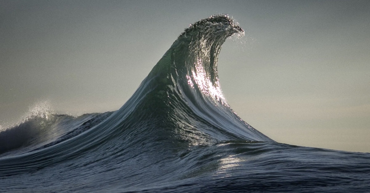 Mesmerizing Cinemagraphs Captures the Power of Wave Photography