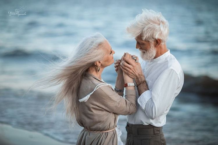 Pictures of Elderly Couple in Love