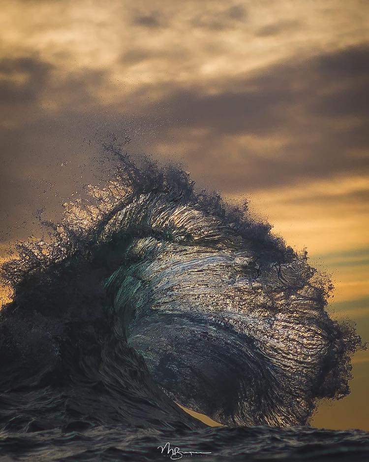 Photographie d'une vague par Matt Burgess