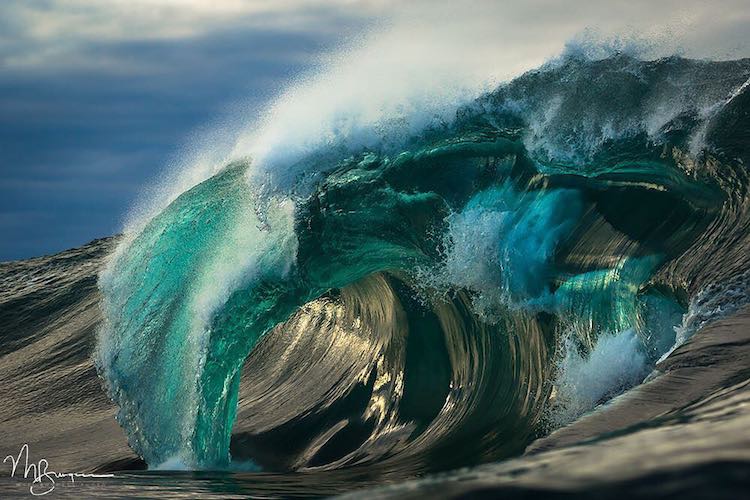 Photographie d'une vague par Matt Burgess