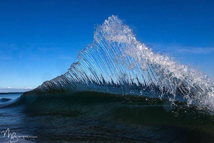 Photographie d'une vague par Matt Burgess