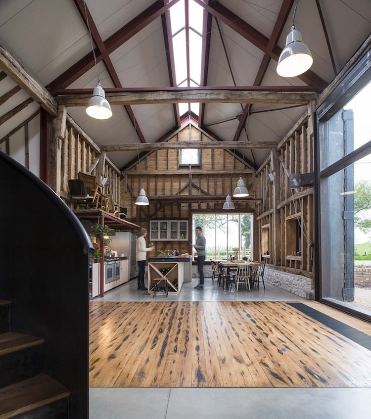 Houses That Look Like Barns