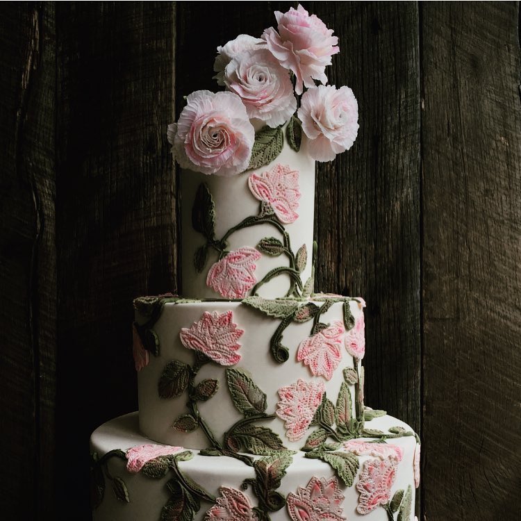 Cake Flowers by Maggie Austin