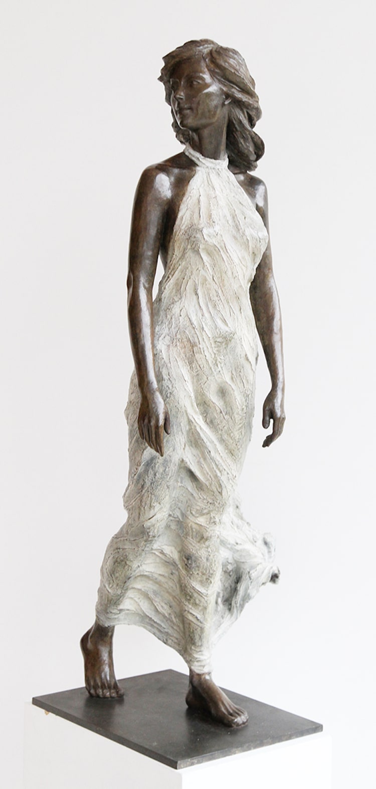 Figurative Sculptures by Luo Li Rong