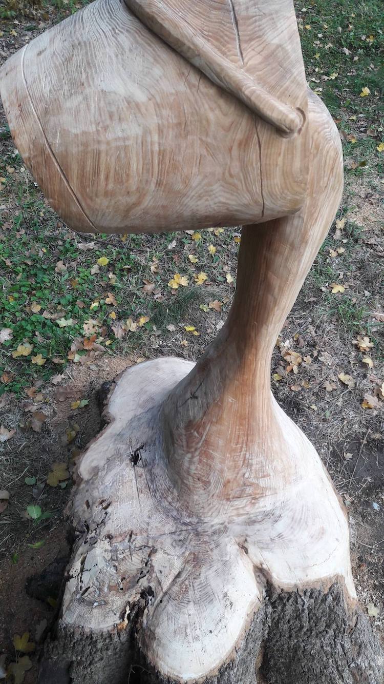 Gabi Rizea Chainsaw Art wood sculpture