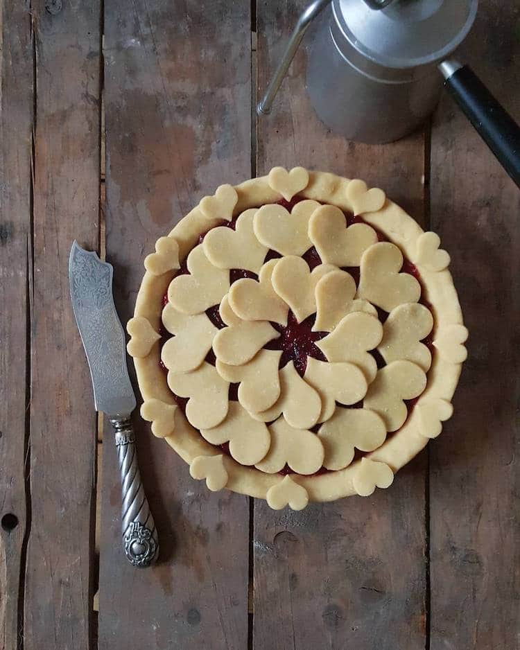 Baker Reveals Amazing Pie Crust Designs in Before and After Photos